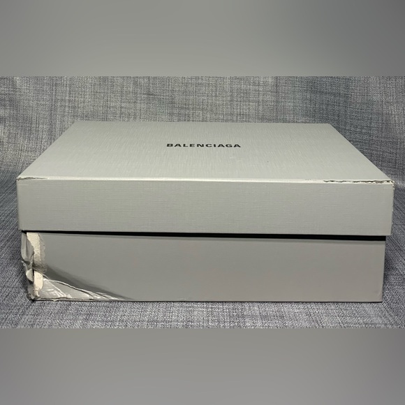 Balenciaga Chunky Black Rubber Slide Sandals 
EU 38 / US 8 - Picture 11 of 11